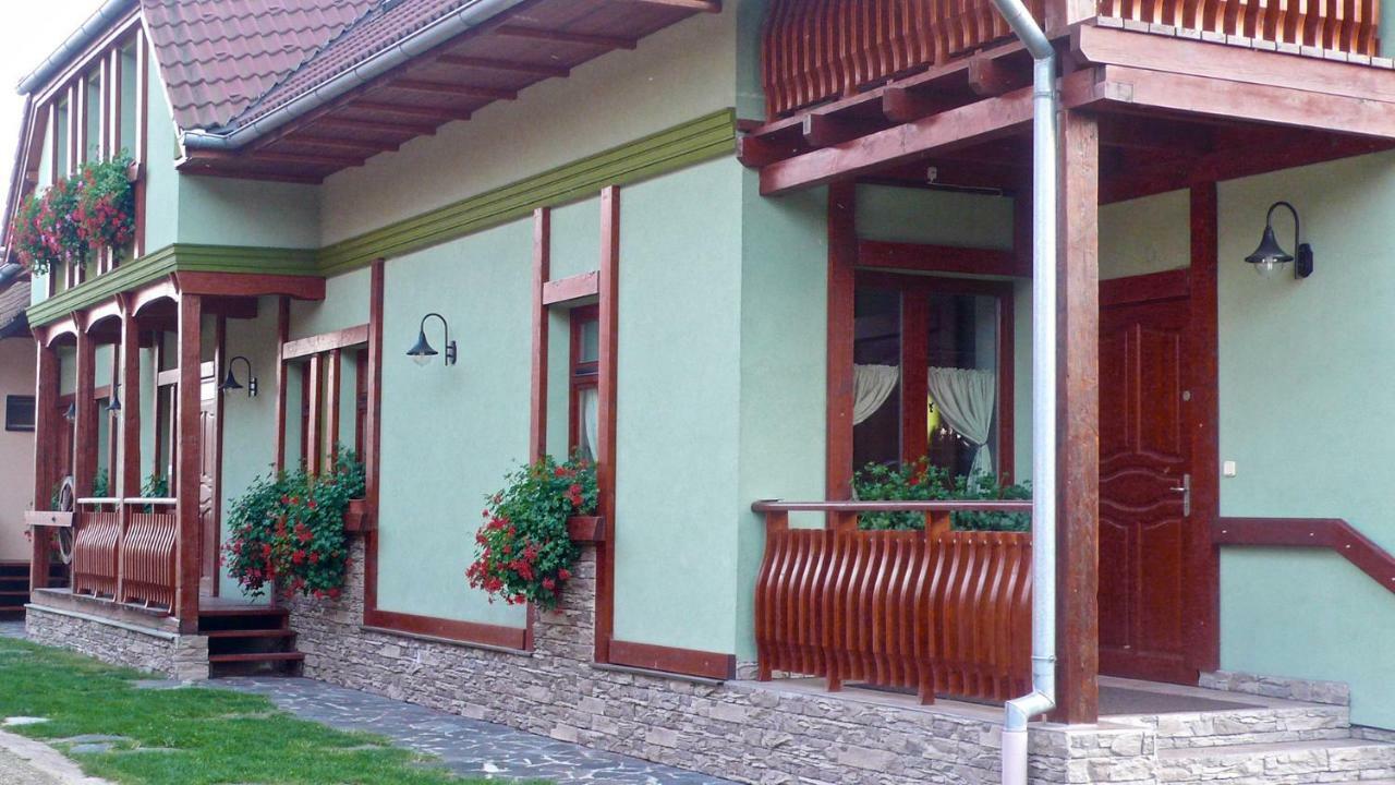 רוז'ומברוק Holiday Resort Svarny מראה חיצוני תמונה